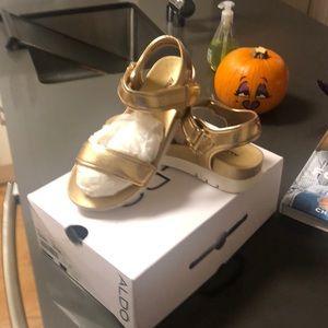 Shoes only worn them twice.